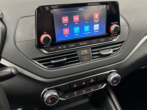 Used 2024 Nissan Altima 2.5 S image 13