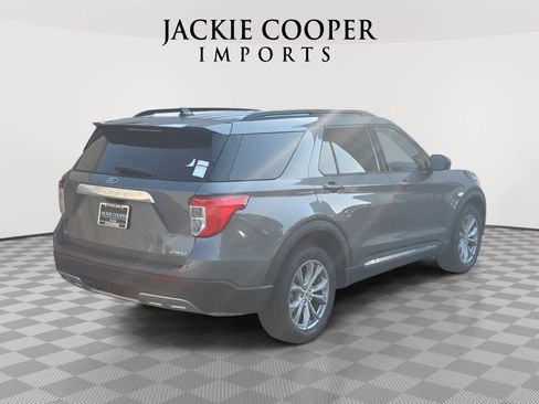 Used 2023 Ford Explorer XLT w/ Equipment Group 202A AWD/4WD image 5