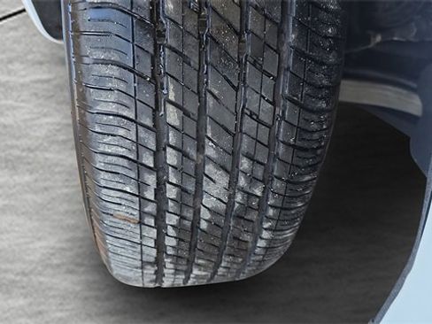 Used 2024 Chrysler Pacifica Select image 29