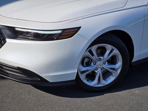 Used 2025 Honda Accord LX image 9