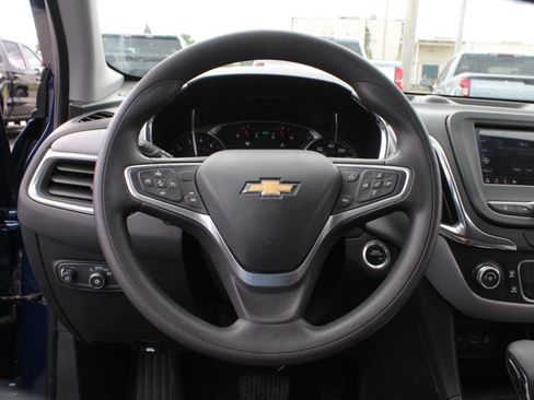 Used 2023 Chevrolet Equinox LS w/ LS Convenience Package AWD/4WD image 8