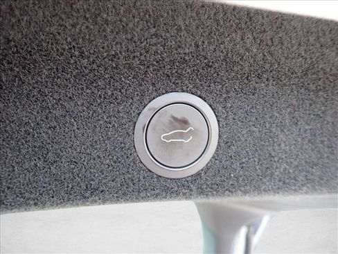 Used 2026 Tesla Model Y AWD image 9