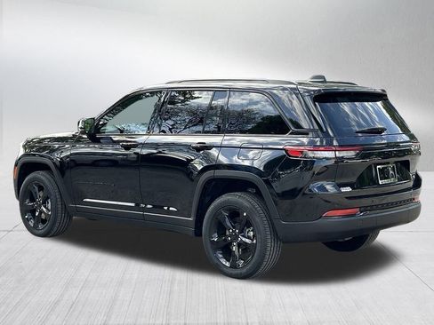 New 2024 Jeep Grand Cherokee Altitude image 6