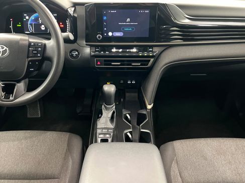 Used 2025 Toyota Camry LE FWD image 13