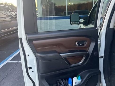Used 2017 Nissan Titan Platinum Reserve image 19