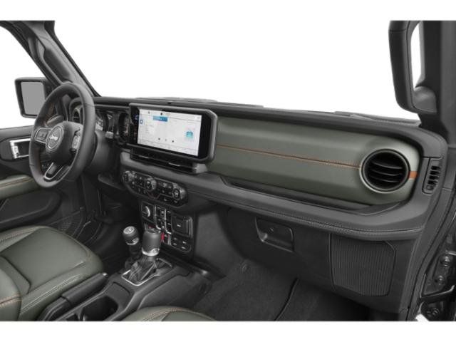 Certified 2025 Jeep Gladiator Mojave w/ Convenience Group AWD/4WD image 14