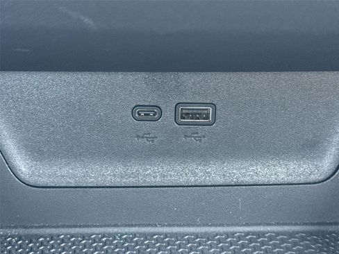 Used 2025 Chevrolet Equinox ACTIV w/ Convenience Package III AWD/4WD image 37