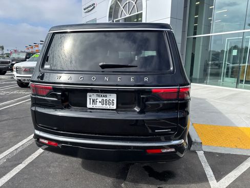 Used 2024 Jeep Wagoneer L Series II RWD image 13