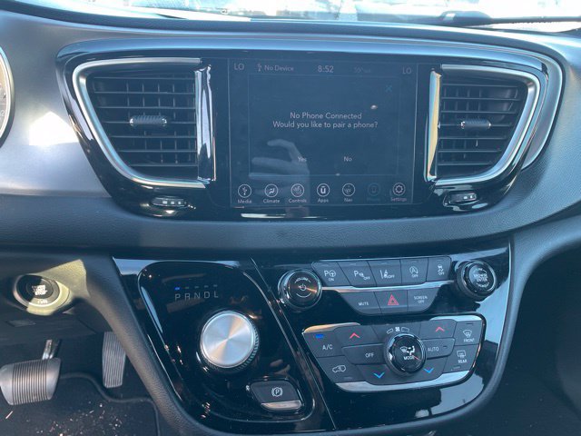 Used 2019 Chrysler Pacifica Touring-L Plus w/ Advanced Safetytec Group FWD image 9