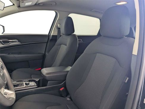 Used 2024 Kia Sportage LX FWD image 12