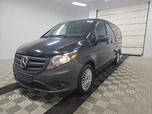 Used 2023 Mercedes-Benz Metris Passenger image 2