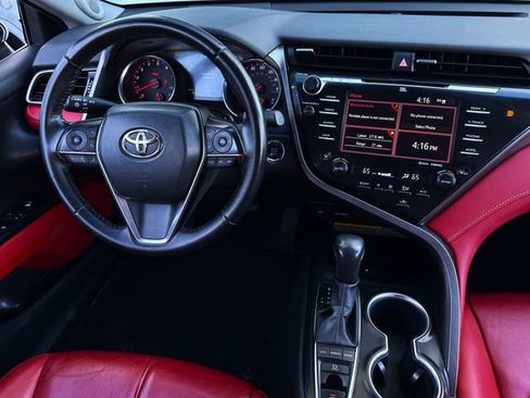 Used 2020 Toyota Camry XSE image 14