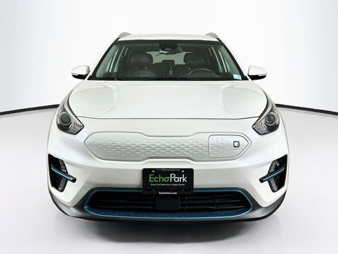 Used 2022 Kia Niro EX FWD image 2