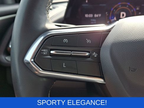 Used 2024 Chevrolet Traverse LT FWD image 24