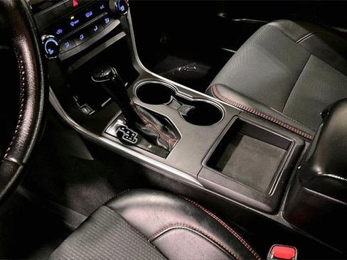 Used 2016 Toyota Camry SE image 15