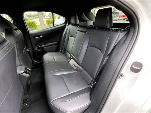 Used 2025 Lexus UX 300h FWD image 20