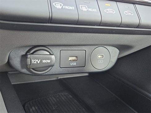 New 2025 Hyundai Elantra SEL image 15