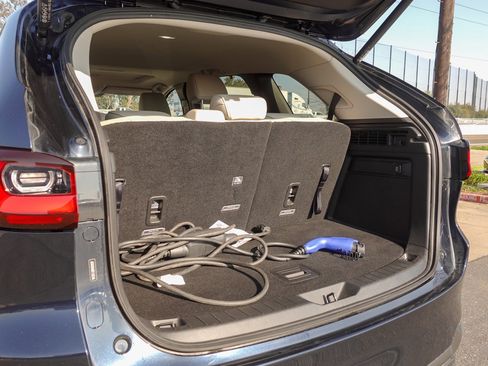 Certified 2024 MAZDA CX-90 Plug-In Hybrid w/ Preferred image 25