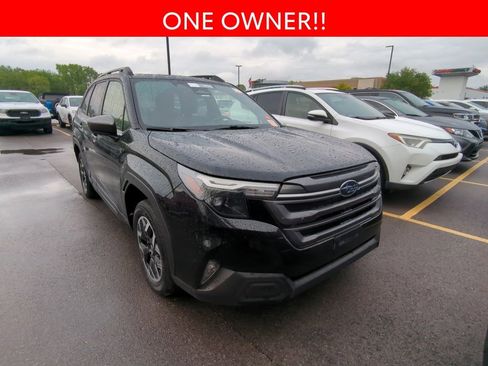 Used 2025 Subaru Forester Premium AWD/4WD image 3