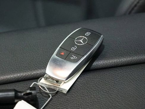 Used 2024 Mercedes-Benz GLE 350 4MATIC image 39