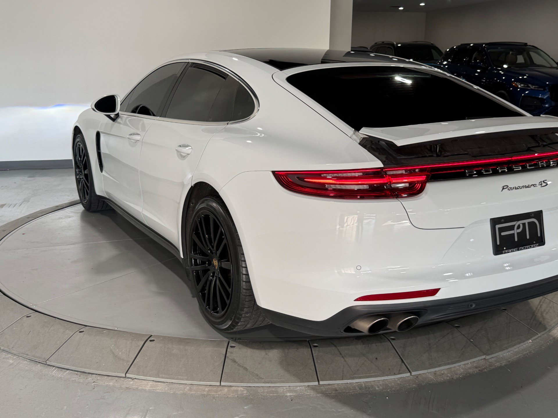 Used 2017 Porsche Panamera 4S AWD/4WD image 8