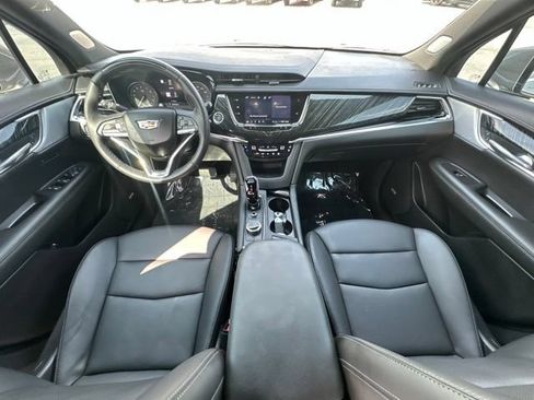 Used 2023 Cadillac XT6 Premium Luxury w/ Technology Package FWD image 21