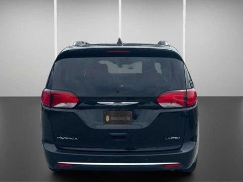 Used 2020 Chrysler Pacifica Limited FWD image 6