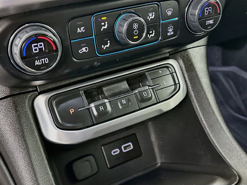 Used 2023 GMC Acadia SLE w/ Driver Convenience Package FWD image 22