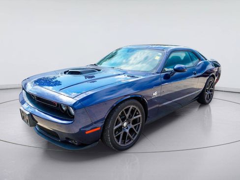 Used 2016 Dodge Challenger R/T RWD image 1