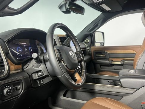 Used 2024 RAM 2500 Limited image 23