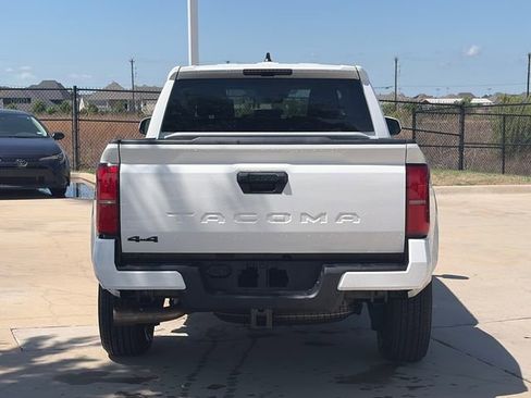 Used 2025 Toyota Tacoma TRD Sport image 8