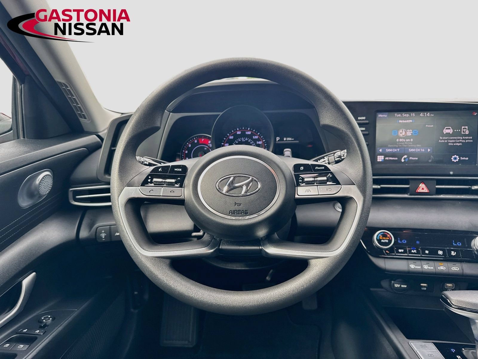 Used 2023 Hyundai Elantra SEL FWD image 29