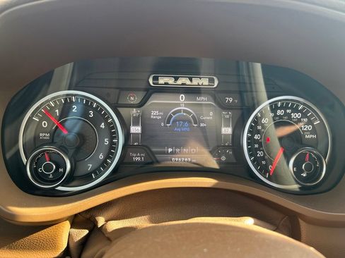 Used 2019 RAM 1500 Laramie RWD image 11