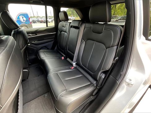 New 2025 Jeep Grand Cherokee Limited w/ Trailer Tow Package image 10