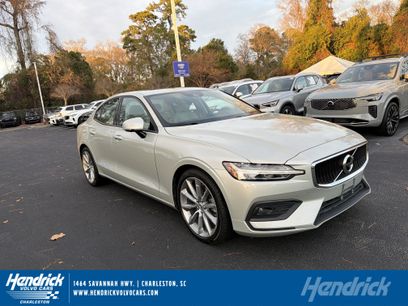 Used 2021 Volvo S60 T5 Momentum