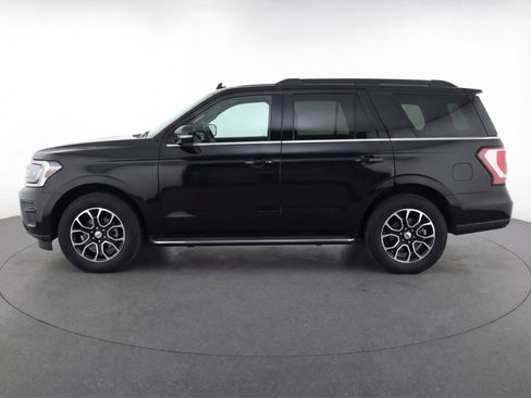 Used 2023 Ford Expedition XLT image 5