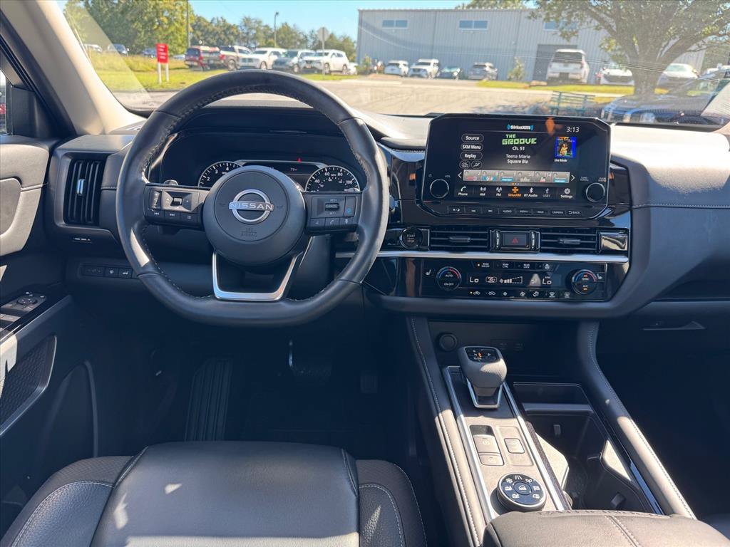 Certified 2025 Nissan Pathfinder SL AWD/4WD image 13