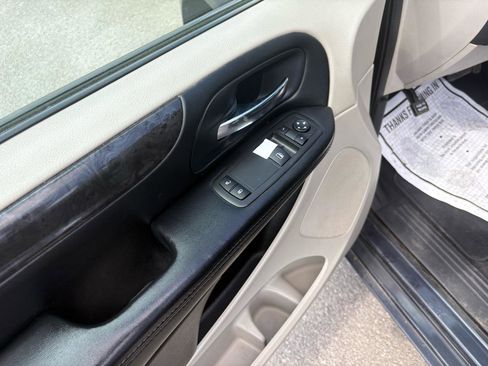 Used 2014 Dodge Grand Caravan SE w/ Quick Order Package 29E SE FWD image 11