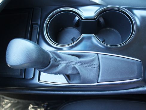 Used 2020 Toyota Camry LE image 34