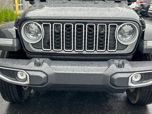 Used 2026 Jeep Wrangler Unlimited Sahara AWD/4WD image 8