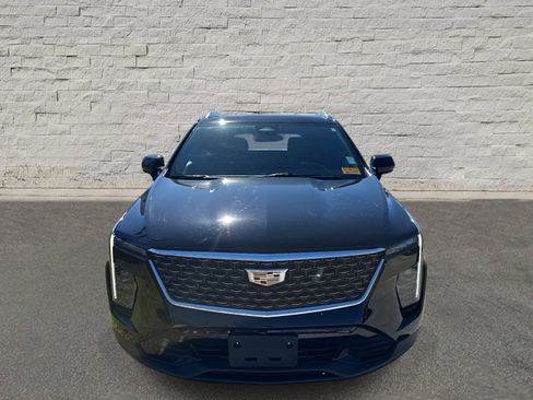 Used 2024 Cadillac XT4 Premium Luxury image 8