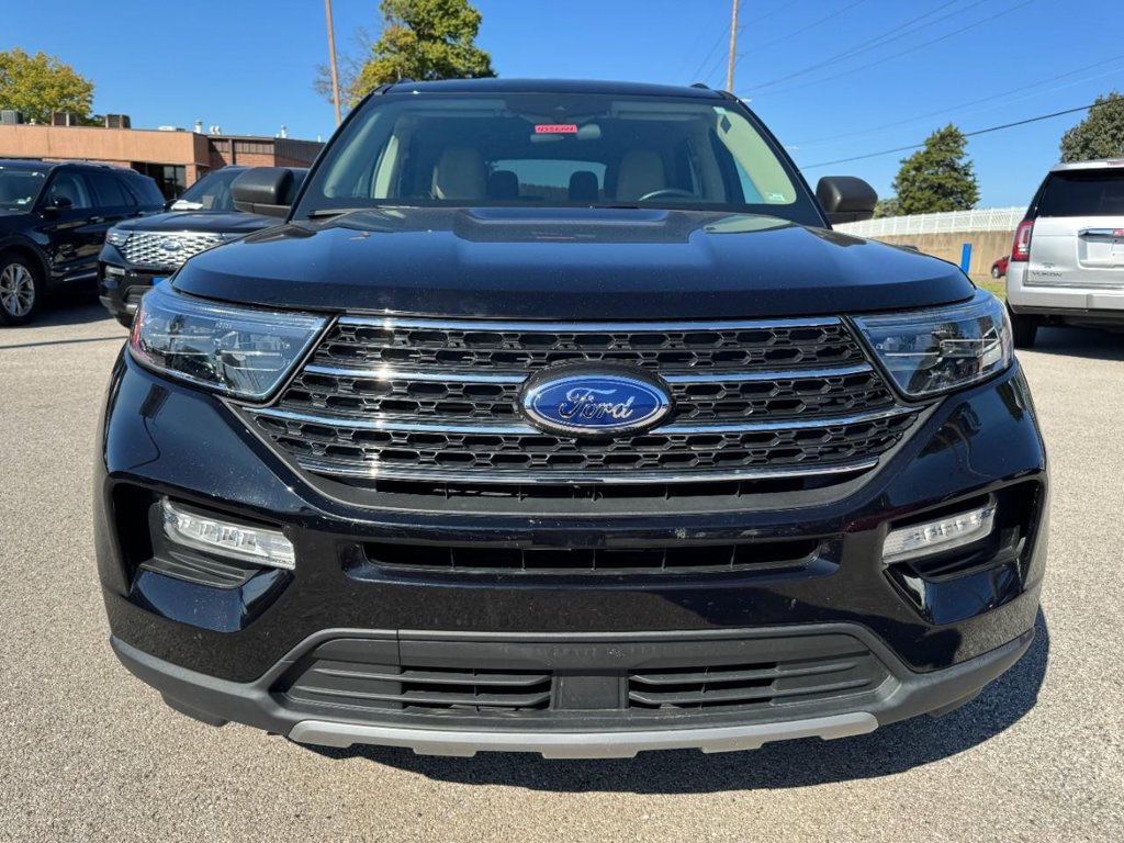 Certified 2023 Ford Explorer XLT w/ Equipment Group 202A AWD/4WD image 9