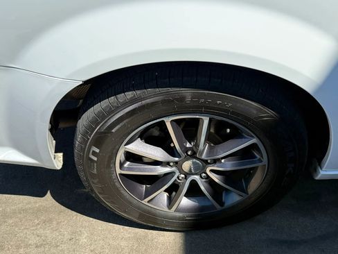 Used 2017 Dodge Grand Caravan SXT FWD image 50