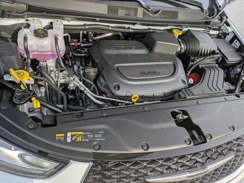 New 2026 Chrysler Pacifica Pinnacle FWD image 18