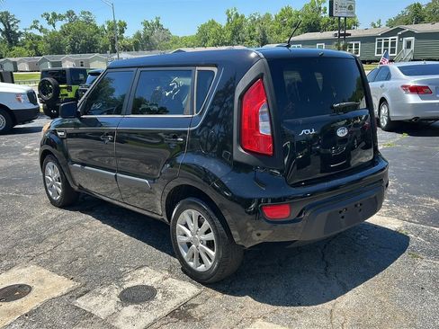 Used 2013 Kia Soul FWD image 7