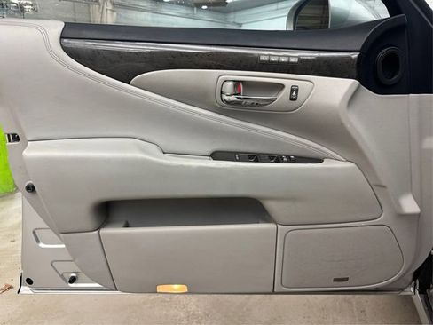 Used 2010 Lexus LS 460 L image 24