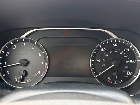 Used 2024 Nissan Frontier SV image 30