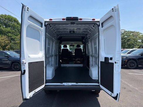 New 2026 RAM ProMaster 2500 w/ Convenience Group FWD image 17