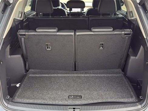 Certified 2025 Volkswagen Atlas SE image 7