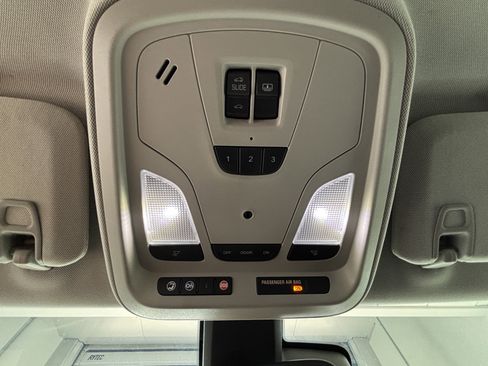 Used 2015 Chevrolet Impala LTZ FWD image 16